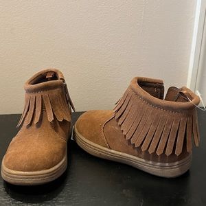 Brand new Carter suede boots- Brown
